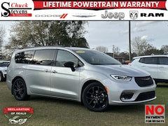 2026 Chrysler Pacifica Limited Passenger Van