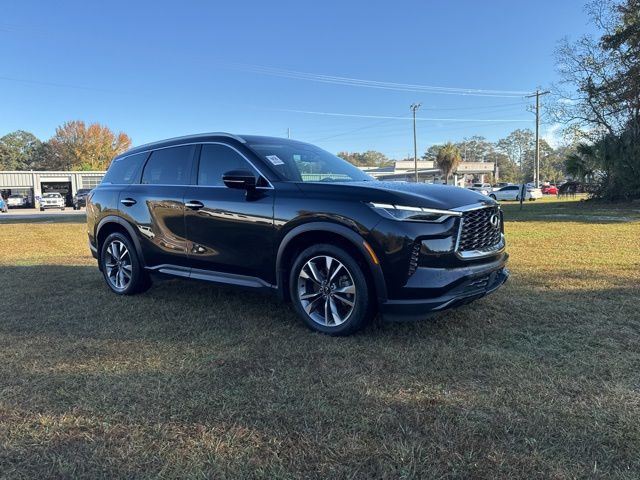 2023 Infiniti QX60 Luxe photo 3