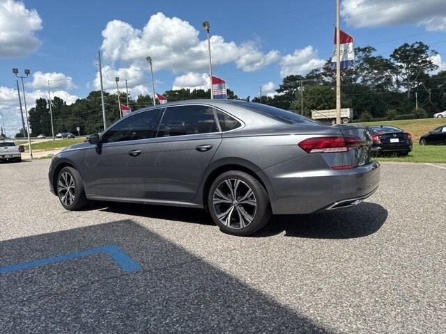 2022 Volkswagen Passat 2.0T SE photo 4