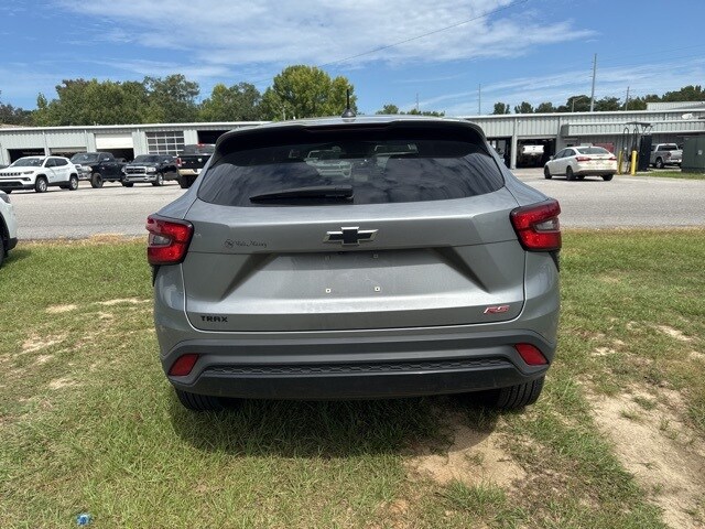 2025 Chevrolet Trax photo 3