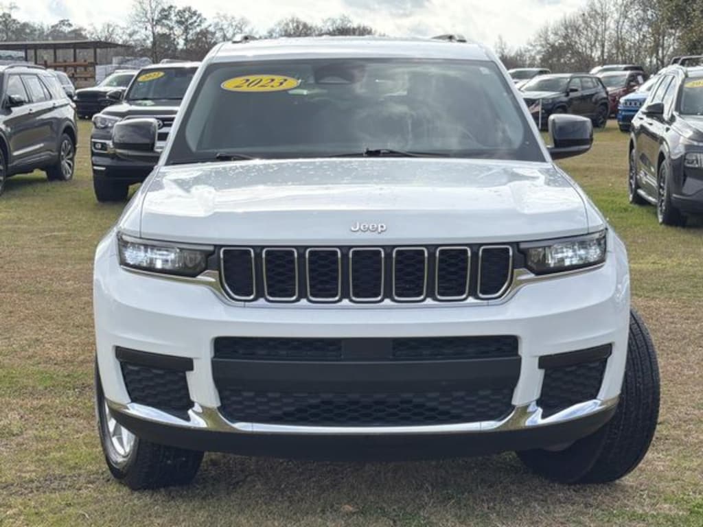 Used 2023 Jeep Grand Cherokee L Laredo SUV