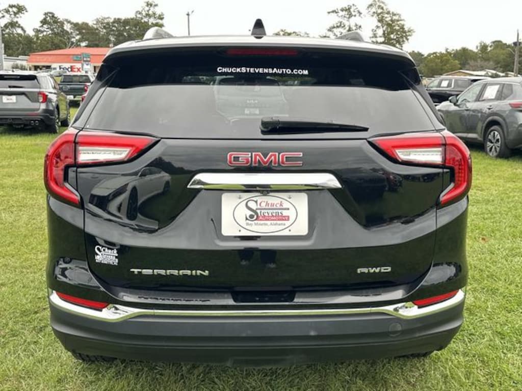 Used 2024 GMC Terrain SLT SUV