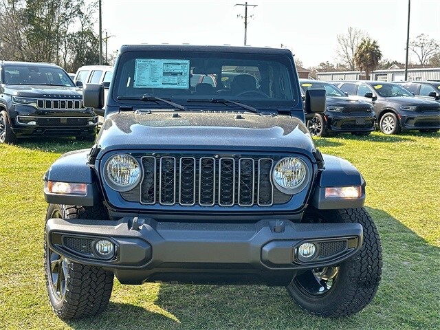 2025 Jeep Gladiator Sport photo 2