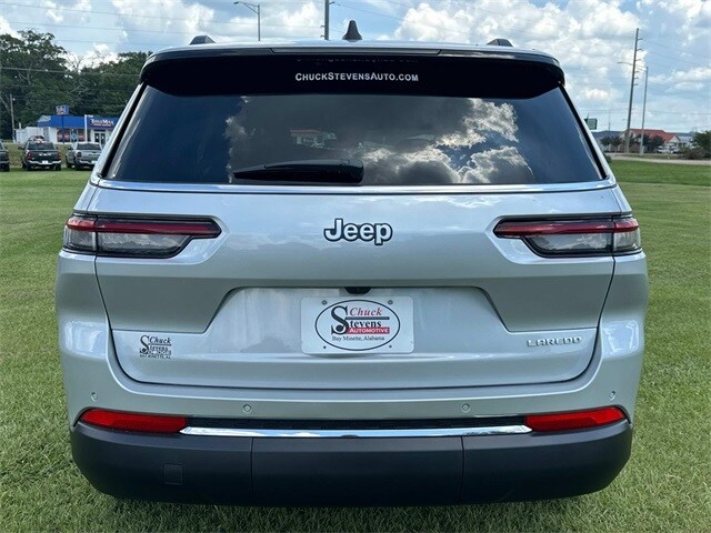 2025 Jeep Grand Cherokee Laredo photo 3