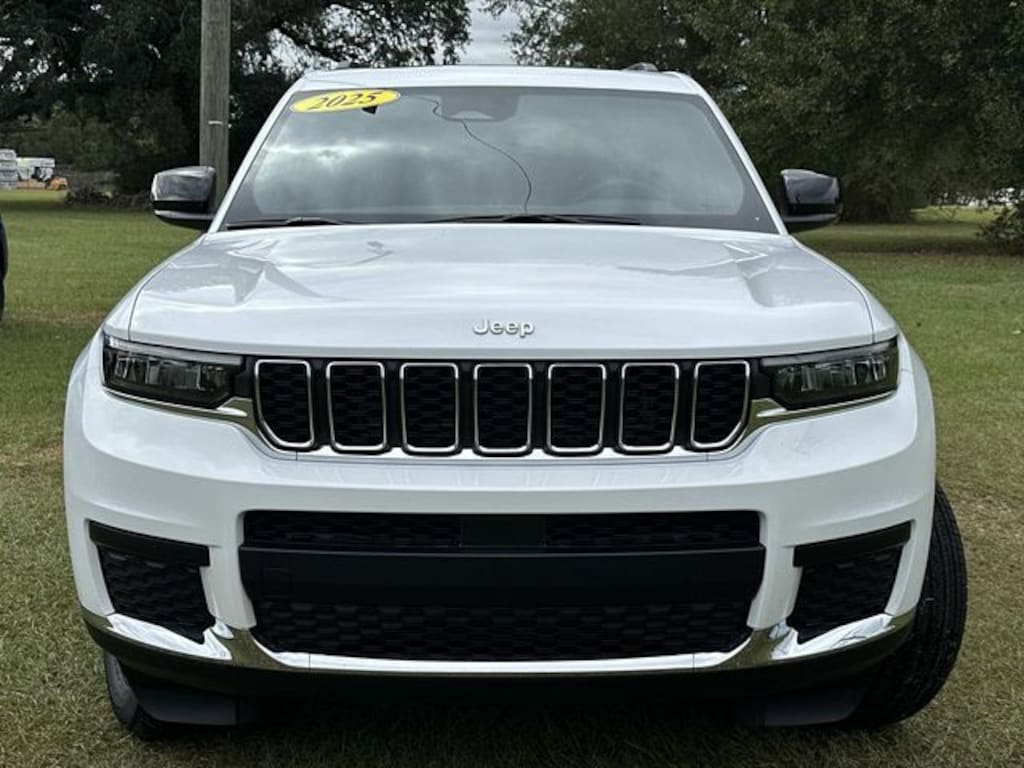 New 2025 Jeep Grand Cherokee L Laredo Sport Utility