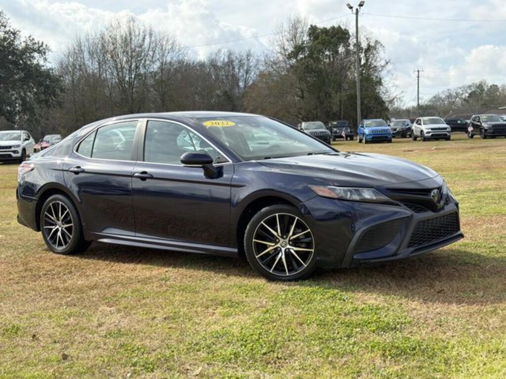 Used 2022 Toyota Camry SE Sedan