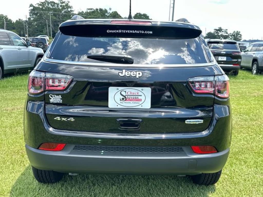 New 2025 Jeep Compass Latitude Sport Utility