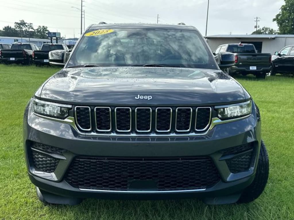 New 2025 Jeep Grand Cherokee Laredo X Sport Utility