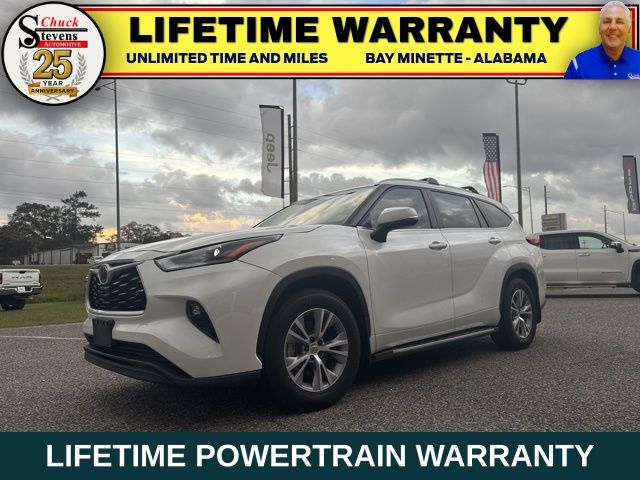 2023 Toyota Highlander XLE's photo