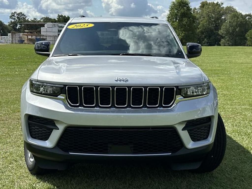 New 2025 Jeep Grand Cherokee Laredo X Sport Utility