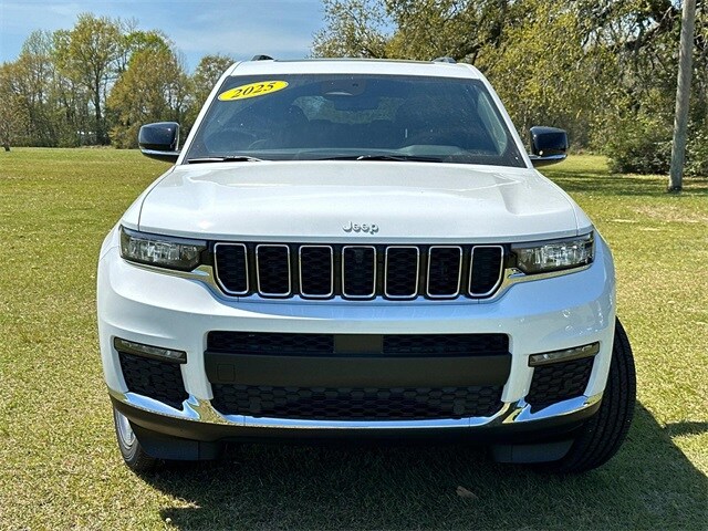2025 Jeep Grand Cherokee L photo 2