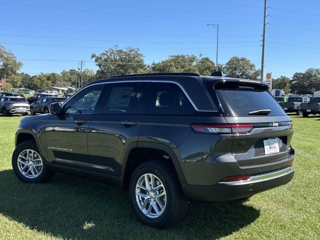 New 2025 Jeep Grand Cherokee Laredo Sport Utility