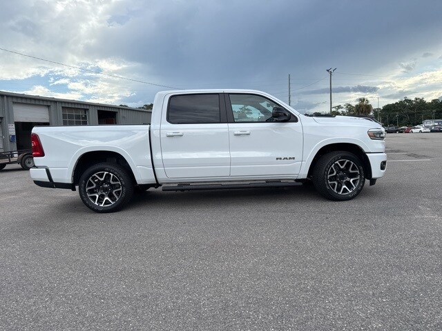 2025 Ram 1500 Laramie photo 4