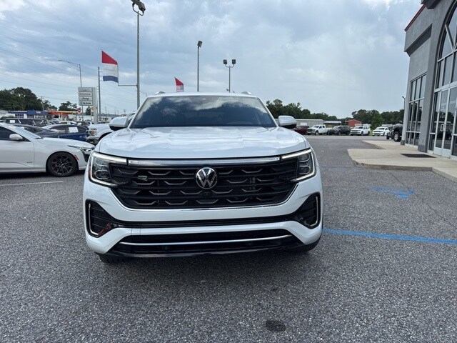 2024 Volkswagen Atlas Cross Sport SEL Premium R-Line photo 2