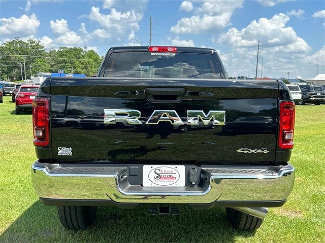 2025 Ram 2500 Tradesman photo 3
