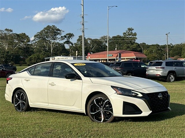 2023 Nissan Altima 2.5 SR photo 3