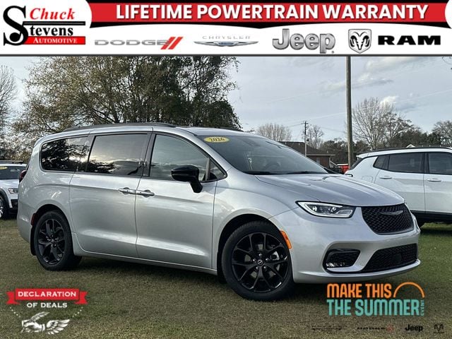 2026 Chrysler Pacifica Limited's photo