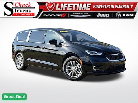 2026 Chrysler Pacifica Select Passenger Van