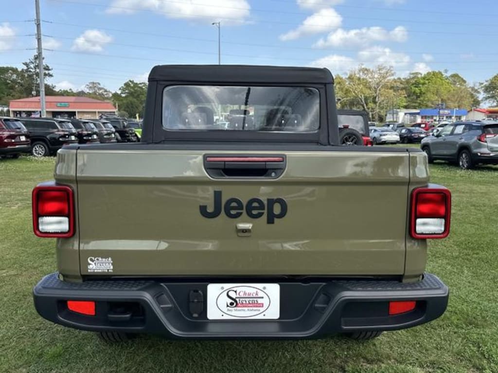 New 2026 Jeep Gladiator Sport Pickup
