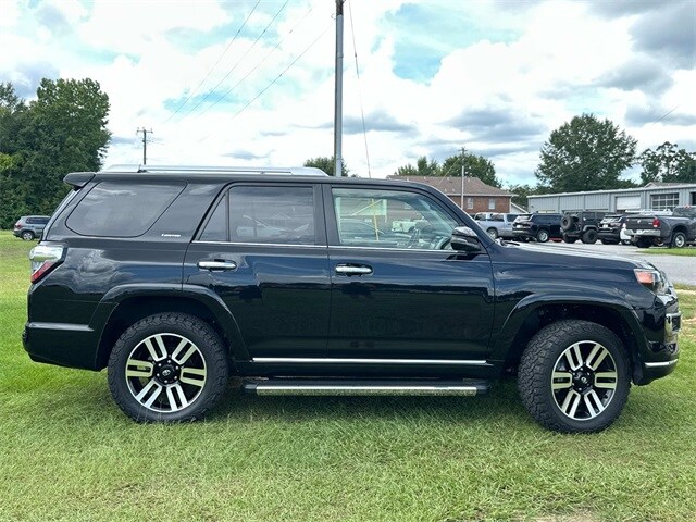 2022 Toyota 4Runner Limited photo 3