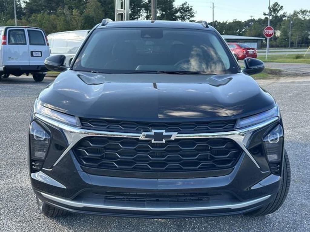 New 2025 Chevrolet Trax LT SUV