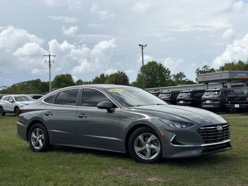 Used 2023 Hyundai Sonata SE Sedan