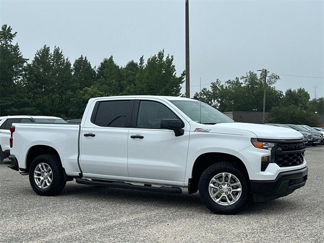 2024 Chevrolet Silverado 1500 photo 2