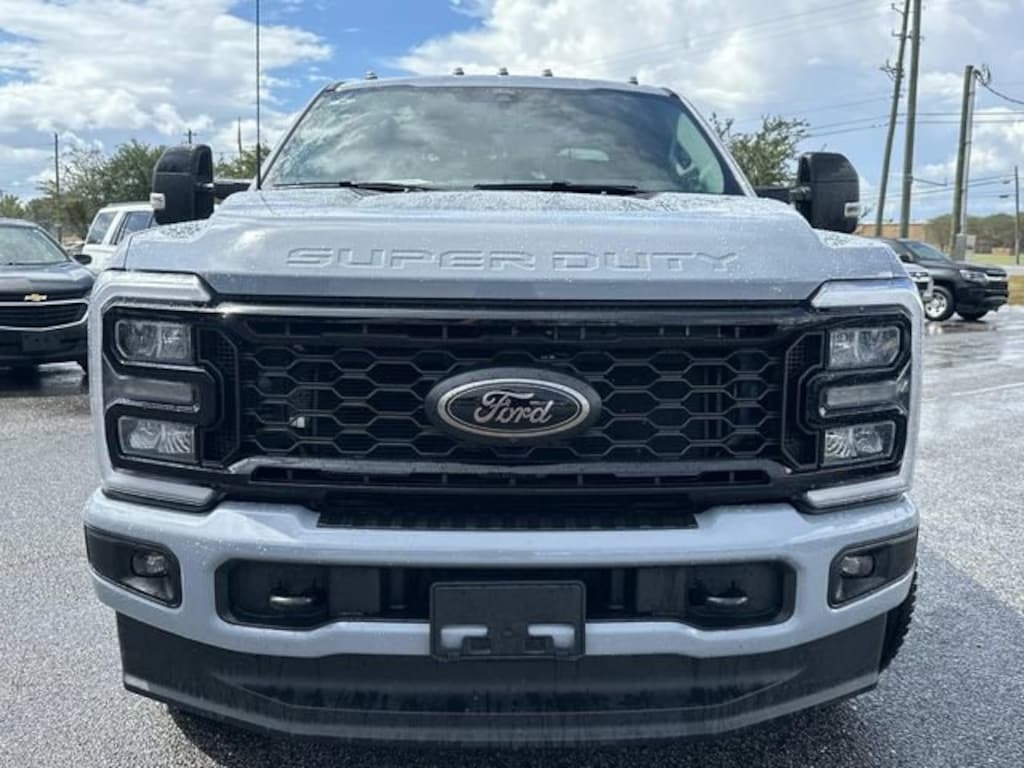 Used 2025 Ford F-350 Lariat Truck