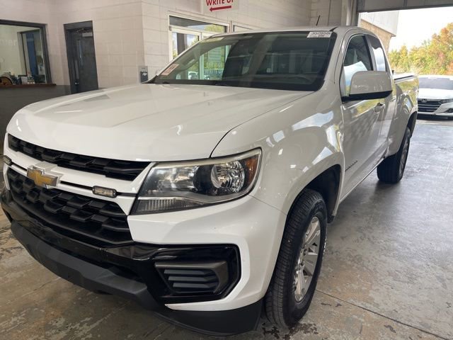 2022 Chevrolet Colorado LT photo 2