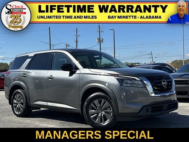 2023 Nissan Pathfinder S's photo