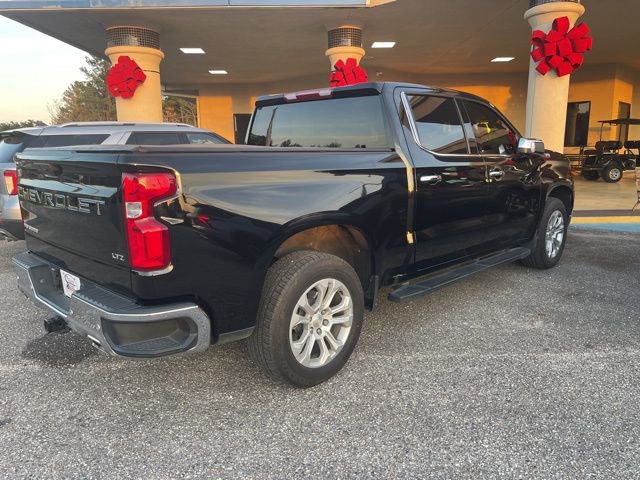 2022 Chevrolet Silverado 1500 LTZ photo 2