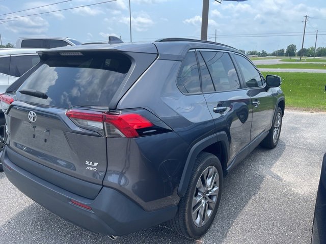 2022 Toyota RAV4 XLE Premium photo 2