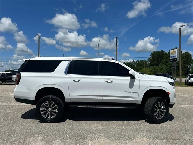 2023 Chevrolet Suburban LS photo 4