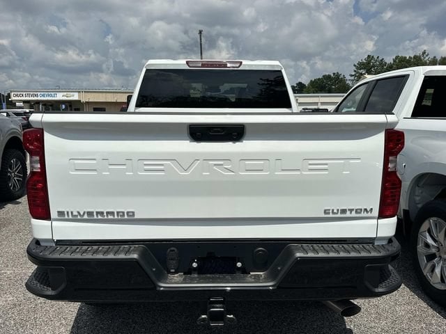 2026 Chevrolet Silverado 2500 HD Custom - Photo 9