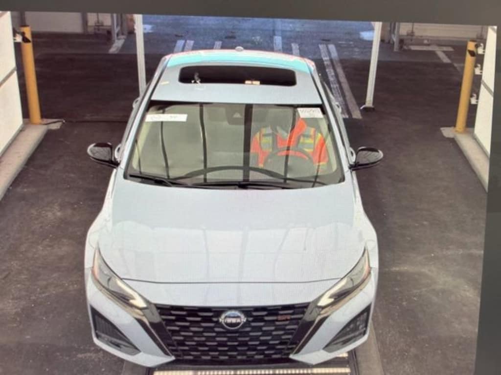 Used 2023 Nissan Altima SR FWD Sedan