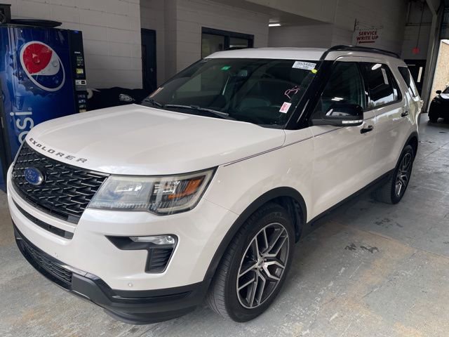 2018 Ford Explorer Sport photo 2