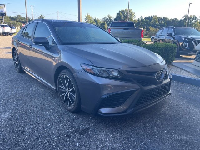2023 Toyota Camry SE photo 3