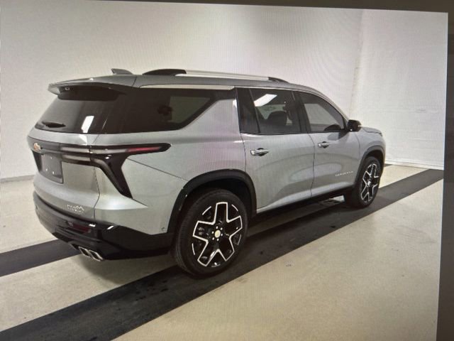 2025 Chevrolet Traverse High Country photo 2
