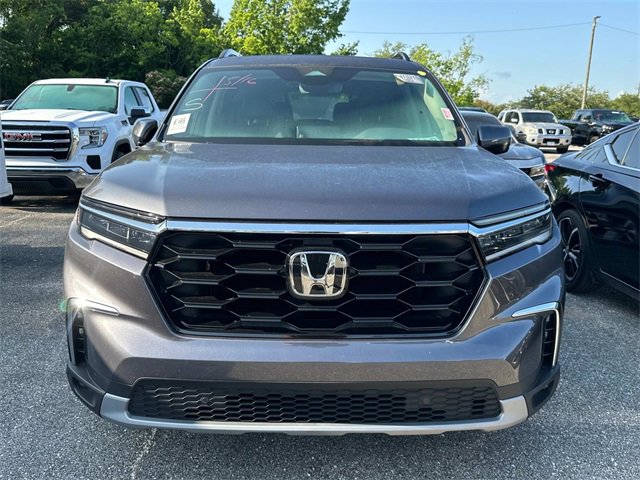 2023 Honda Pilot Touring photo 3