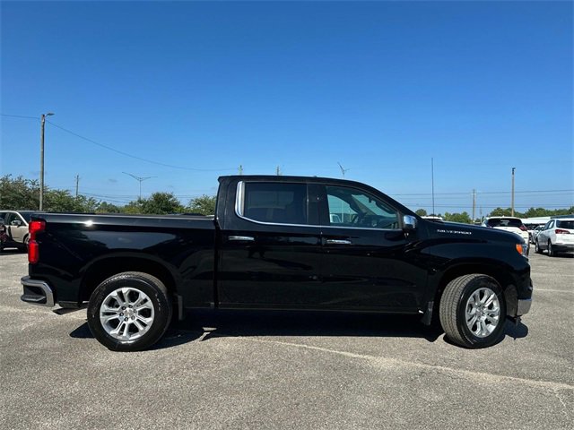 2025 Chevrolet Silverado 1500 LTZ photo 4