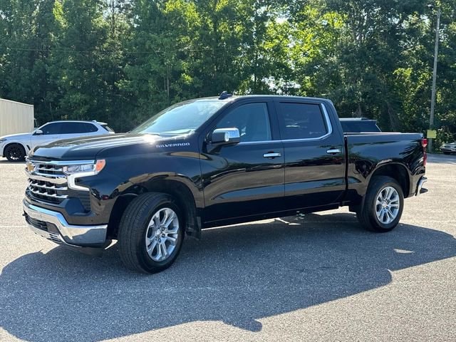 2025 Chevrolet Silverado 1500 LTZ - Photo 13