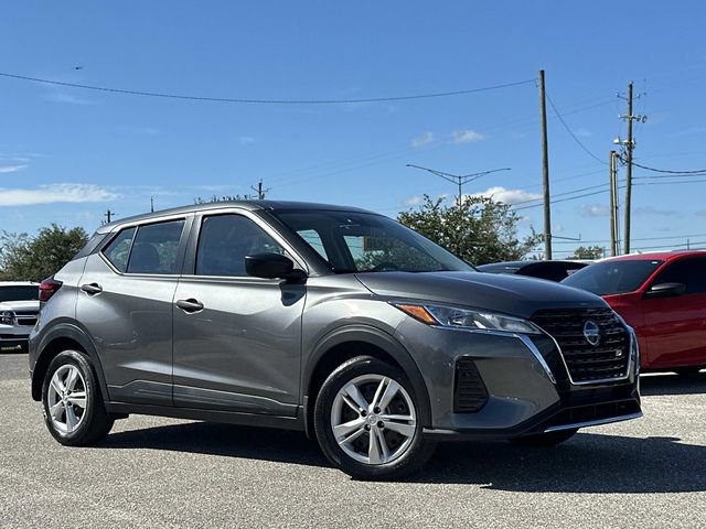 2021 Nissan Kicks S photo 2
