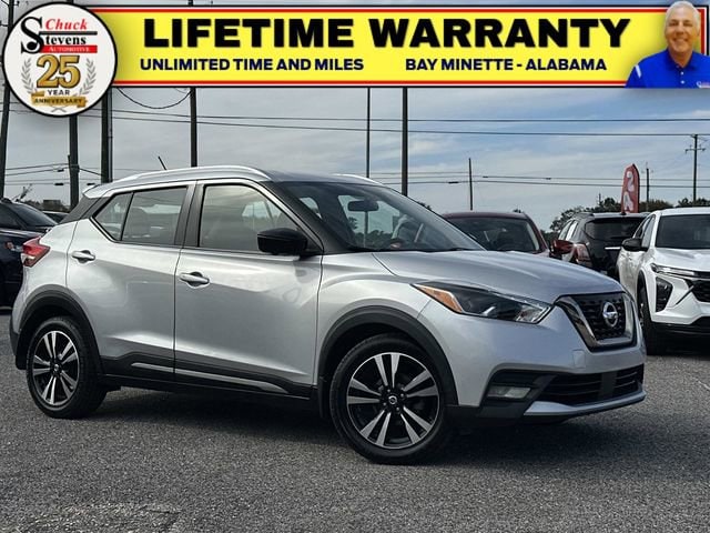 2020 Nissan Kicks SR's photo