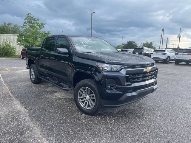 2024 Chevrolet Colorado LT photo 3