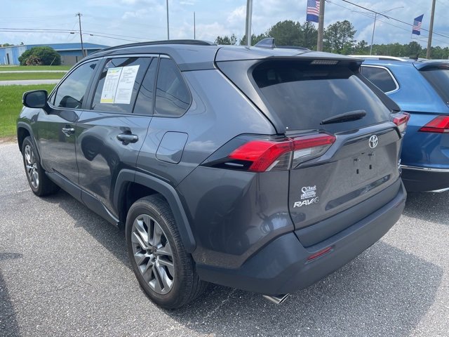 2022 Toyota RAV4 XLE Premium photo 3