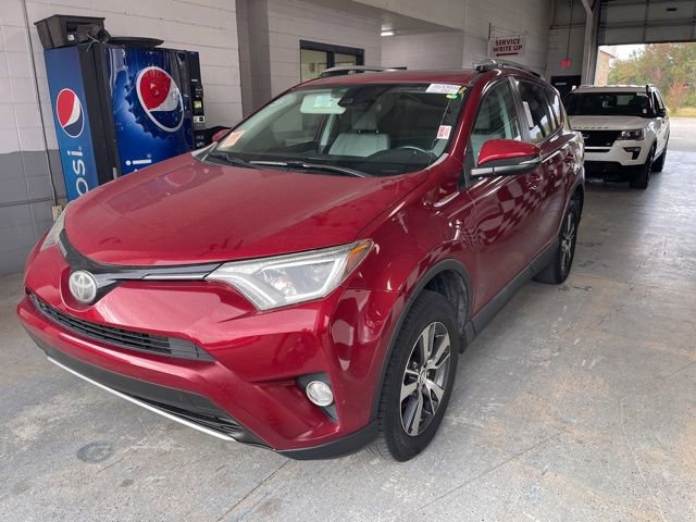 2018 Toyota RAV4 XLE photo 2