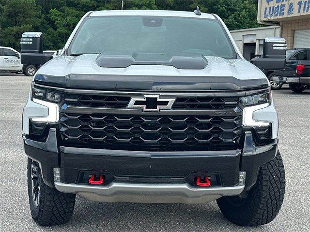 2024 Chevrolet Silverado 1500 ZR2 photo 2