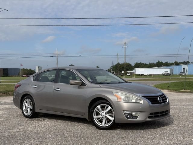 Used 2015 Nissan Altima SV with VIN 1N4AL3AP9FC259253 for sale in Bay Minette, AL