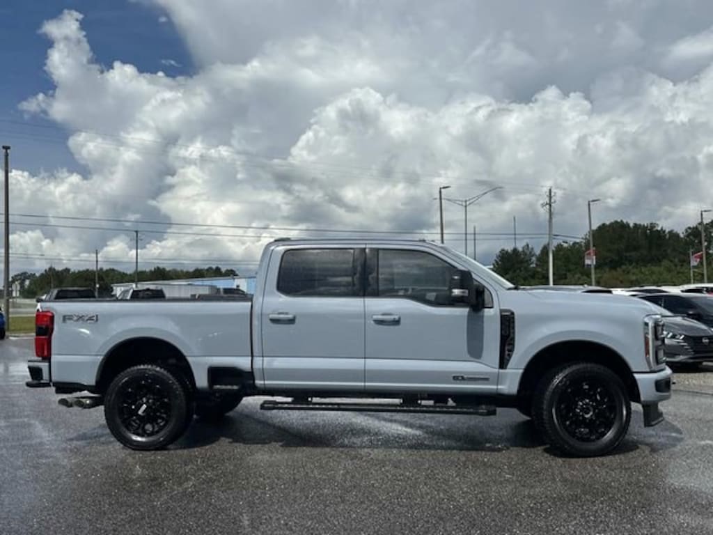 Used 2025 Ford F-350 Lariat Truck
