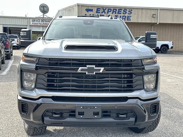 2026 Chevrolet Silverado 2500HD Custom photo 2
